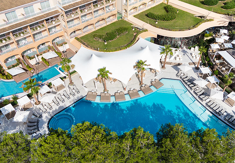 piscina hotel drone